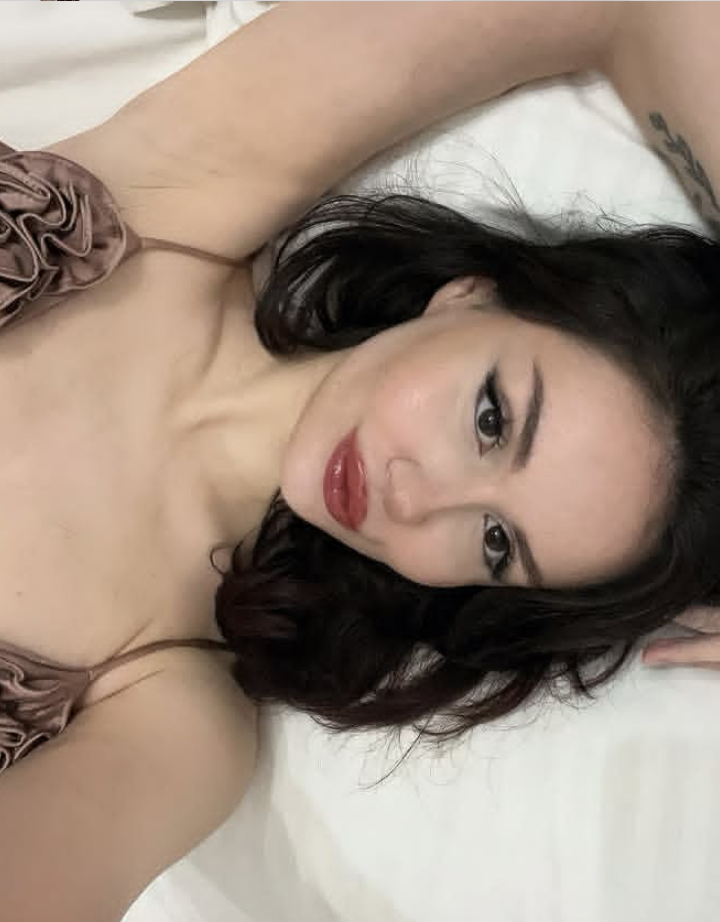 Tutuş Estetik Partner Bayan Escort Yeliz