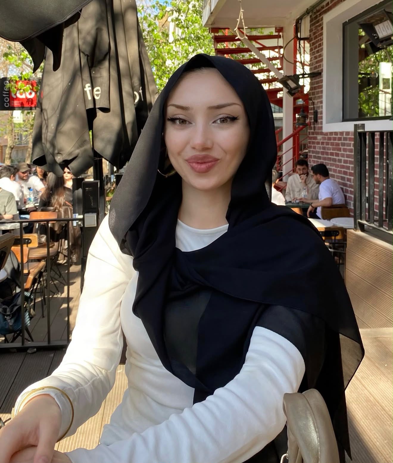 Çal İdeal Partner Bayan Escort Banu